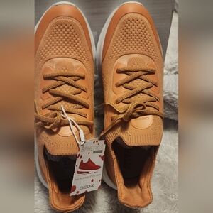 Geox Spherica Orange Sneakers